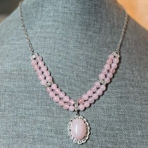 NWT🐘🌸Rose Quartz Beads Necklace With Drop Pendant W/Silver Tone Elephant Charm